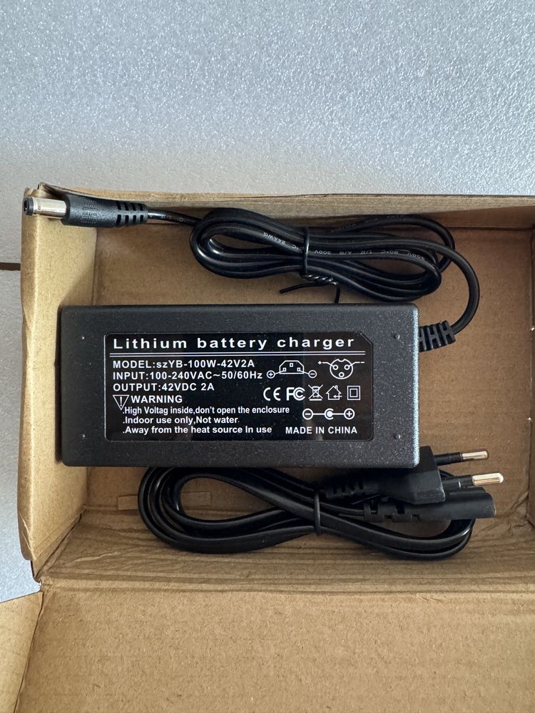 Incarcator clasic, usor de 36V(42 V), mufa 5,5X2,1mm pentru trotinete