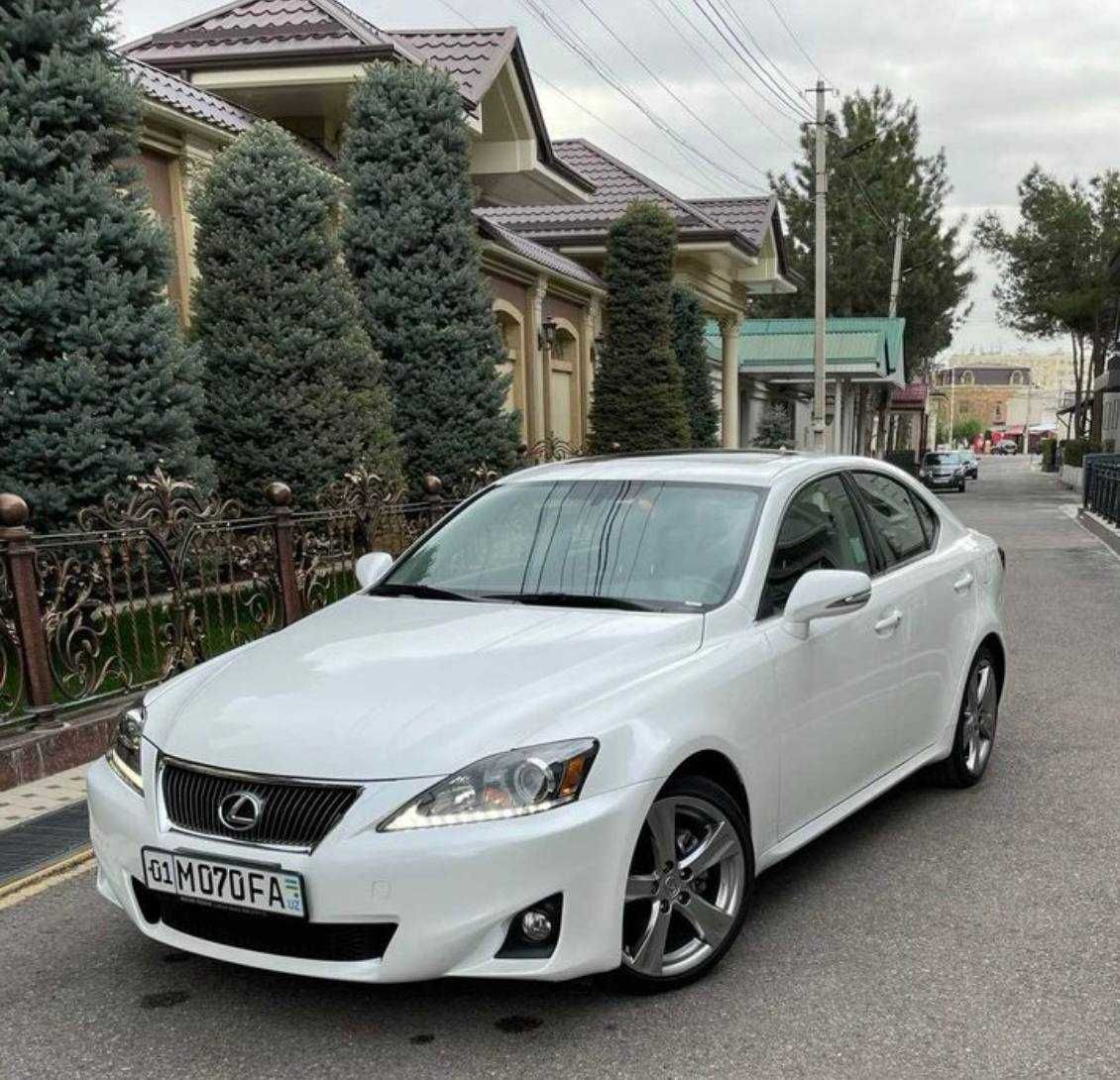Продаю Lexus IS 250