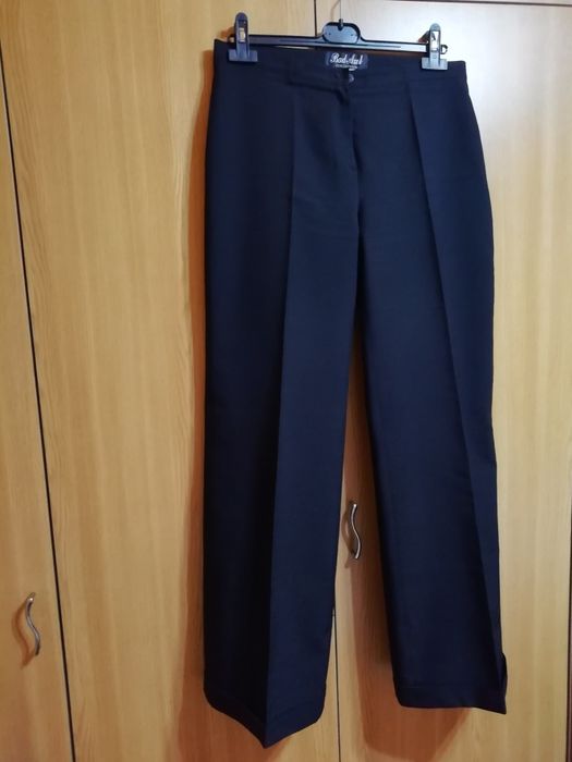 Vând 2 perechi pantaloni evazați