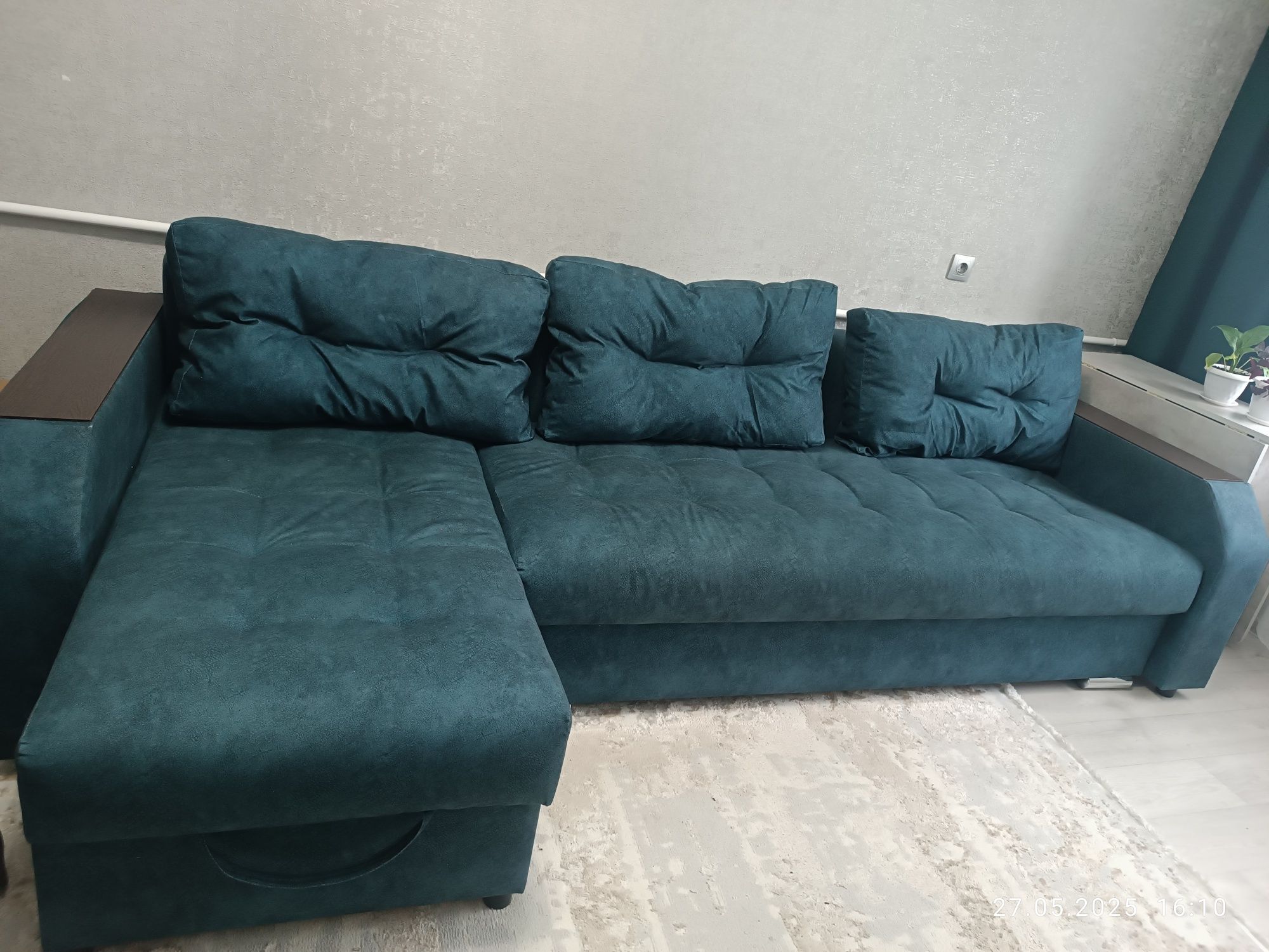 Продам угловой диван