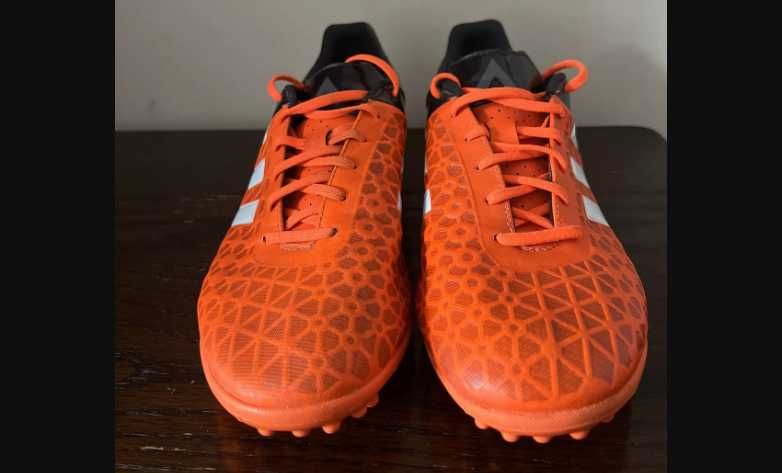 ADIDAS нови бутонки стоножки 44 номер