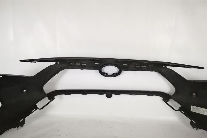 Предна броня Оригинална С Датчици В Добро Състояние Тойота РАВ4 / Toyo