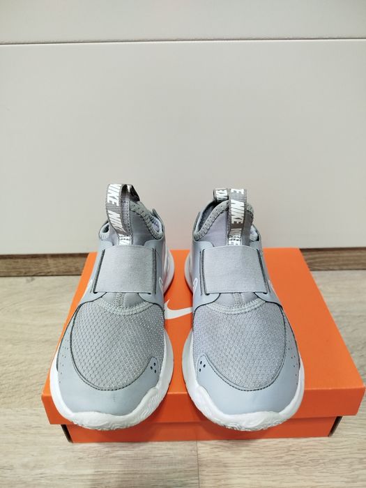 Маратонки Nike номер 28,5