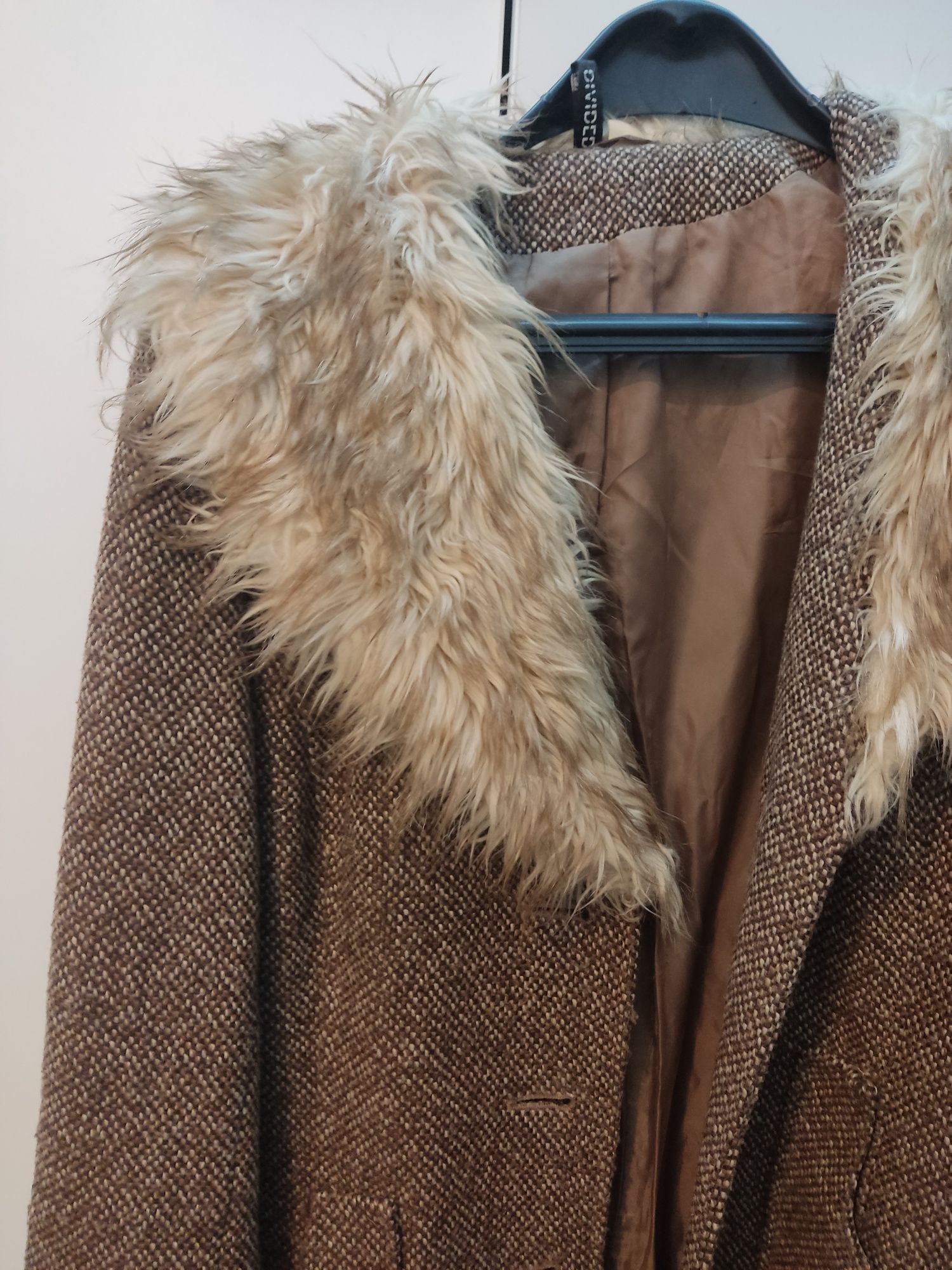 Ново палто H&M р 38 букле