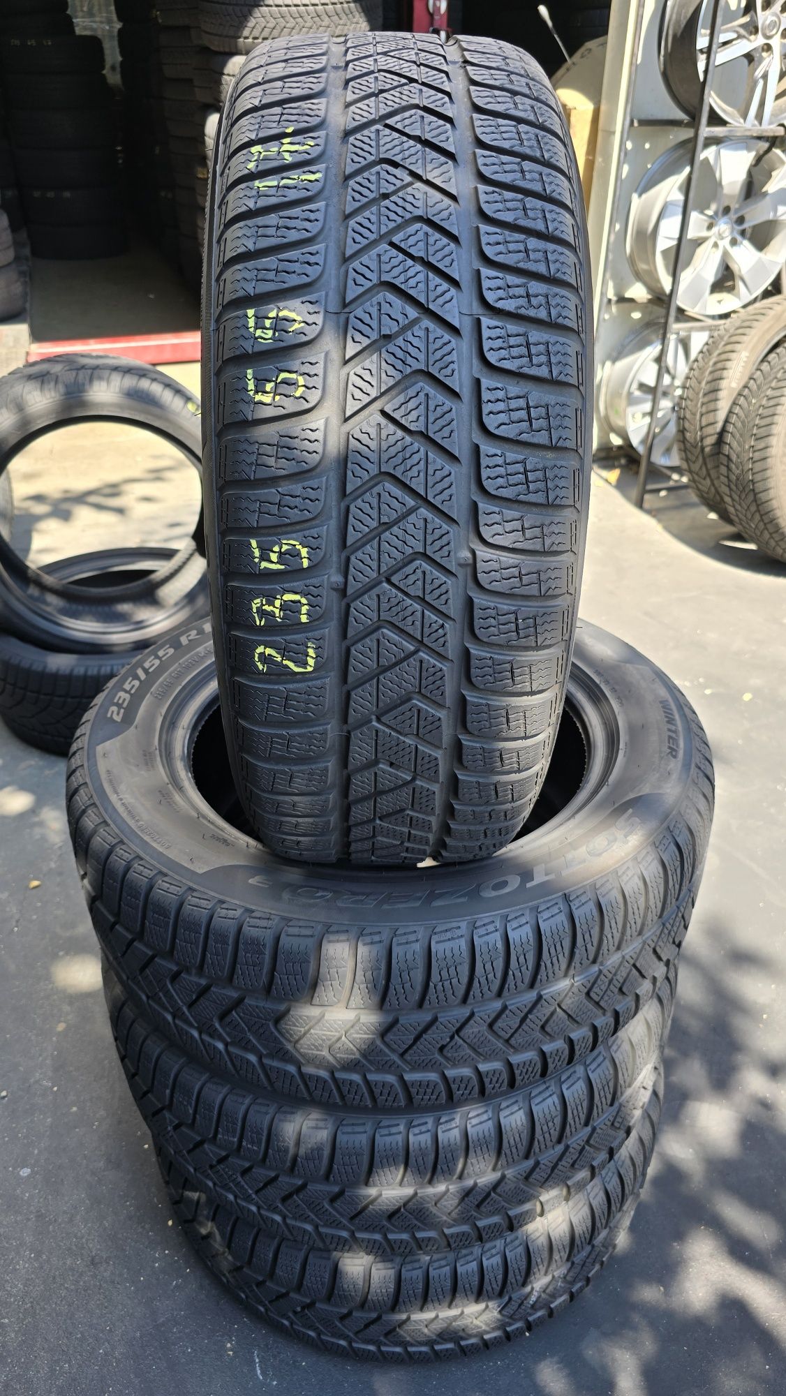 4 anvelope iarnă Pirelli 235/55/17  - dot 2022