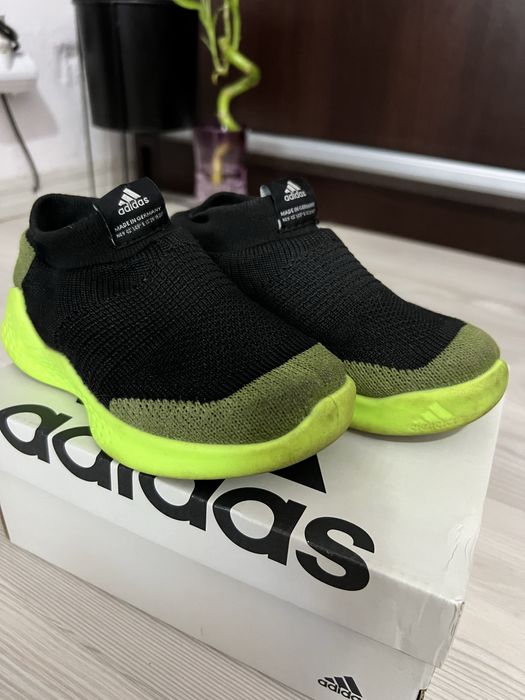 Adidasi tip soseta Adidas Bounce