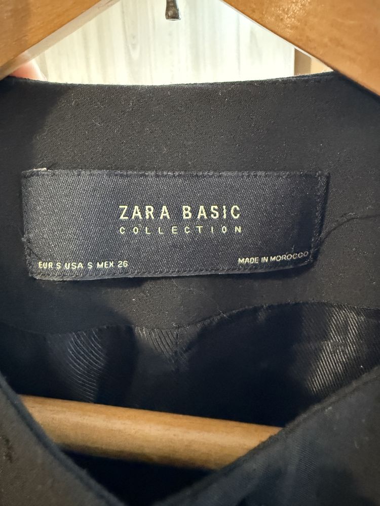 Сако Zara с дантелени елементи