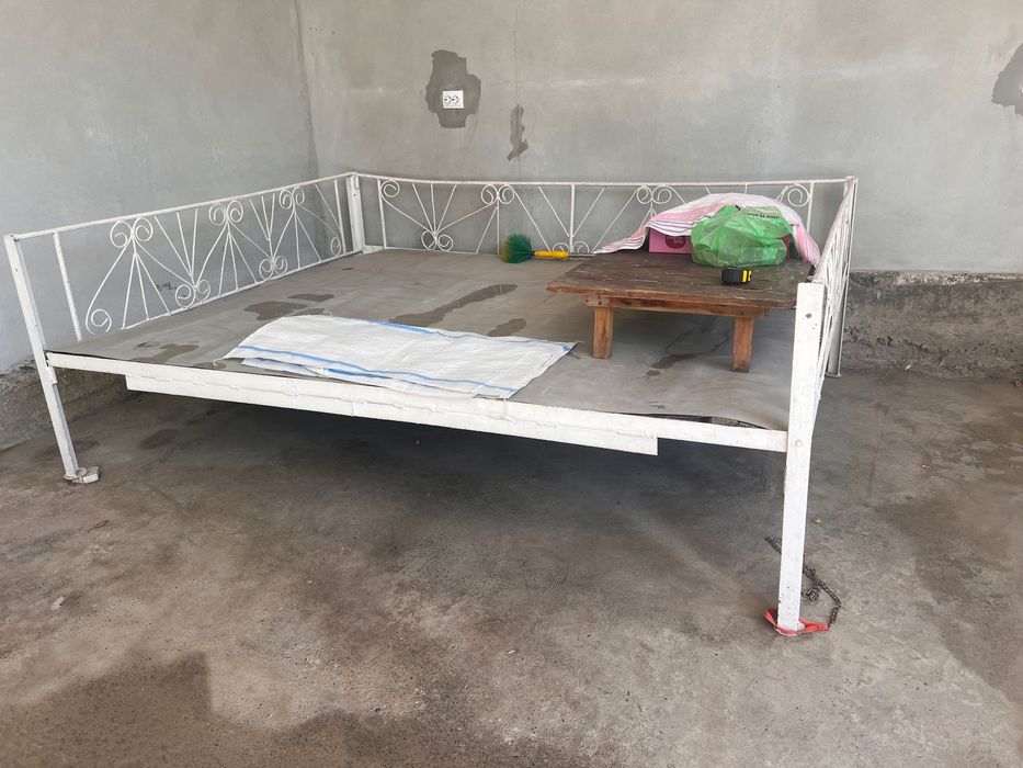 Кровать топчан ,металлический,разборный,размер 250х200