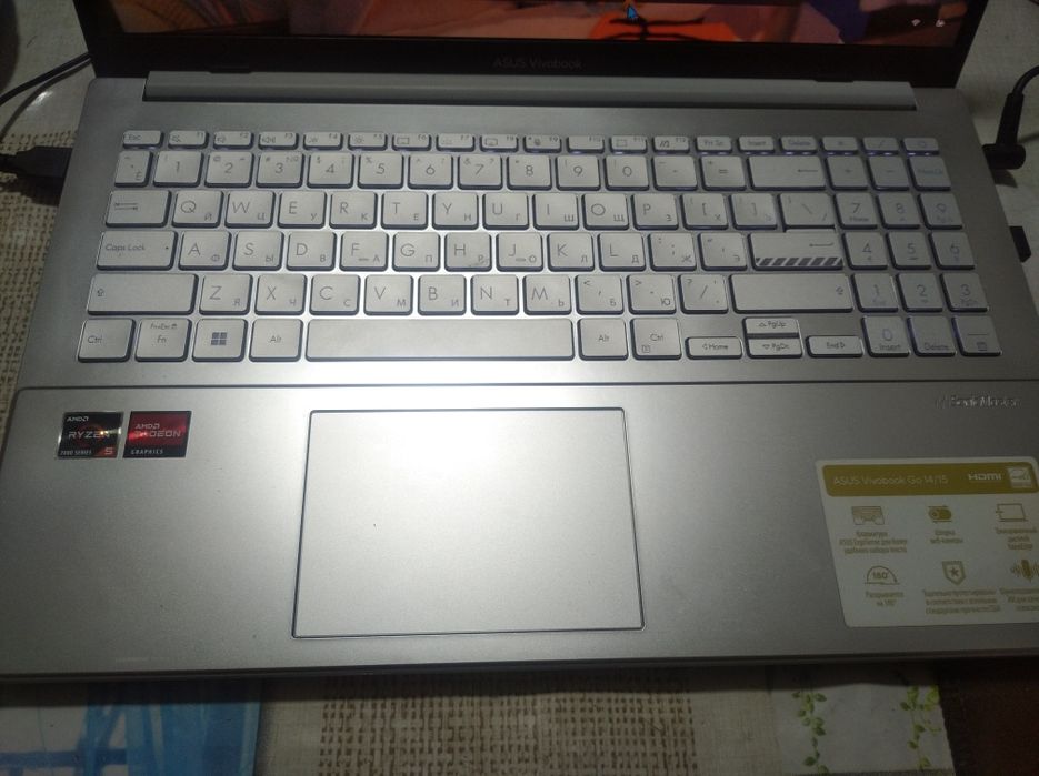 Salom, ASUS Vivobook 15 oled displeyli notebook SOTILADI.