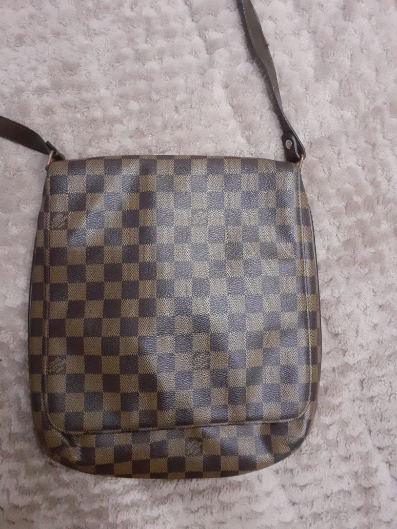 чанта Louis Vuitton