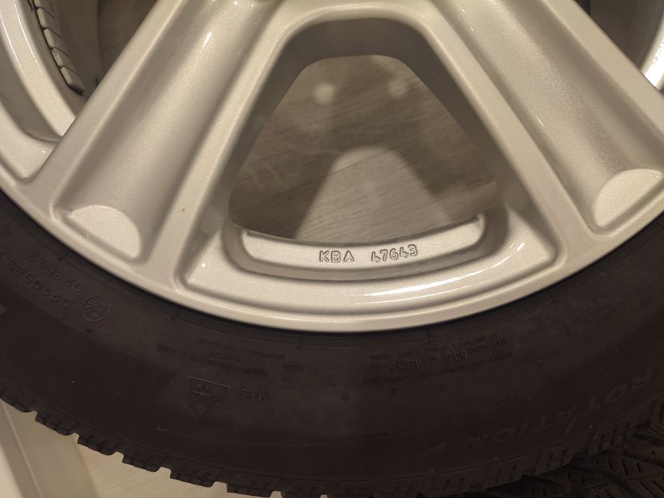 Set jante aliaj Lexus Ct200h + set de anvelope Falken de vară