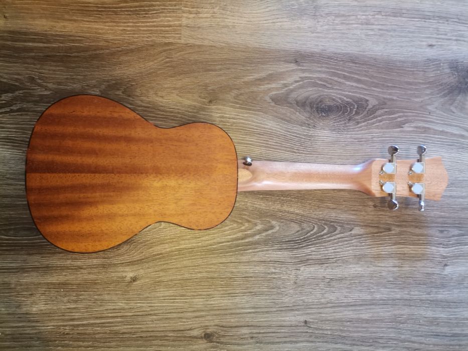 Cascha Premium Mahogany Soprano Ukulele комплект