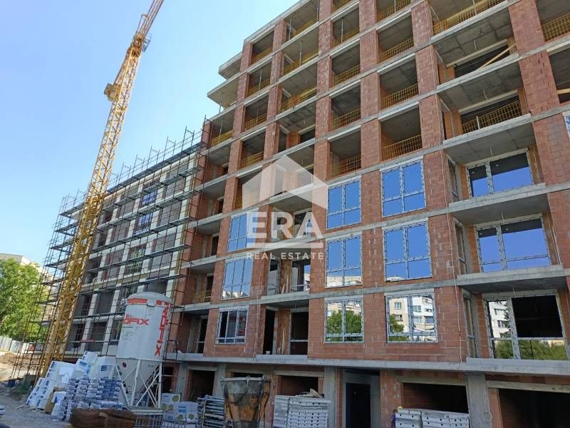 ЕРА ВИВА продава просторен двустаен апартамент в ж.к. Люлин 5 със заст