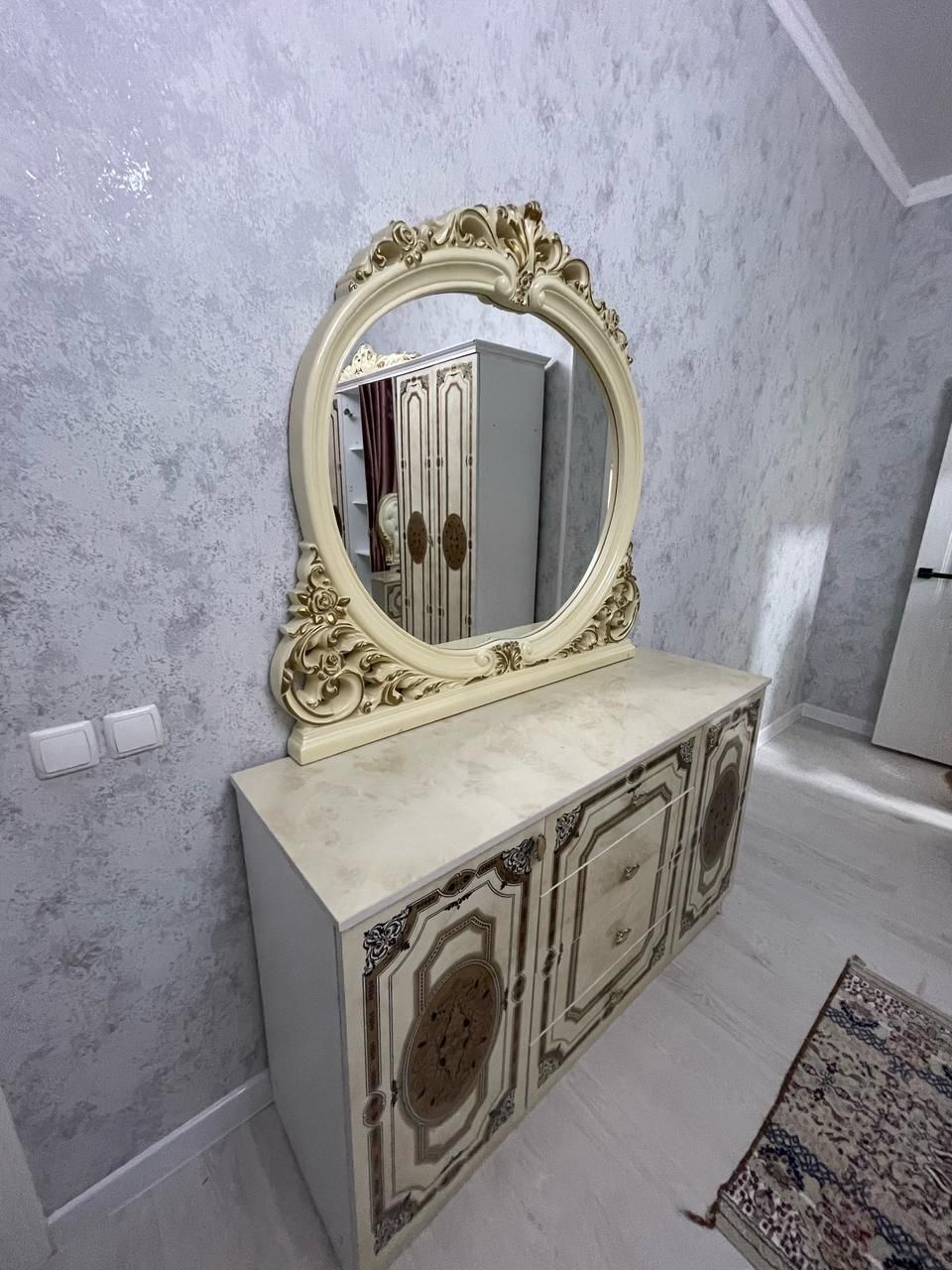 Спальный гарнитур