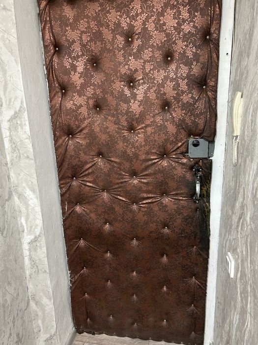 Деревянные входные двери бу