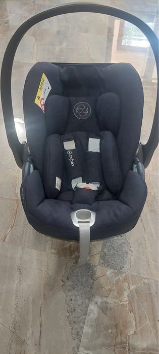 Scoica  cloud z2 cybex! Are doar o zgarietura, arata foarte bine!