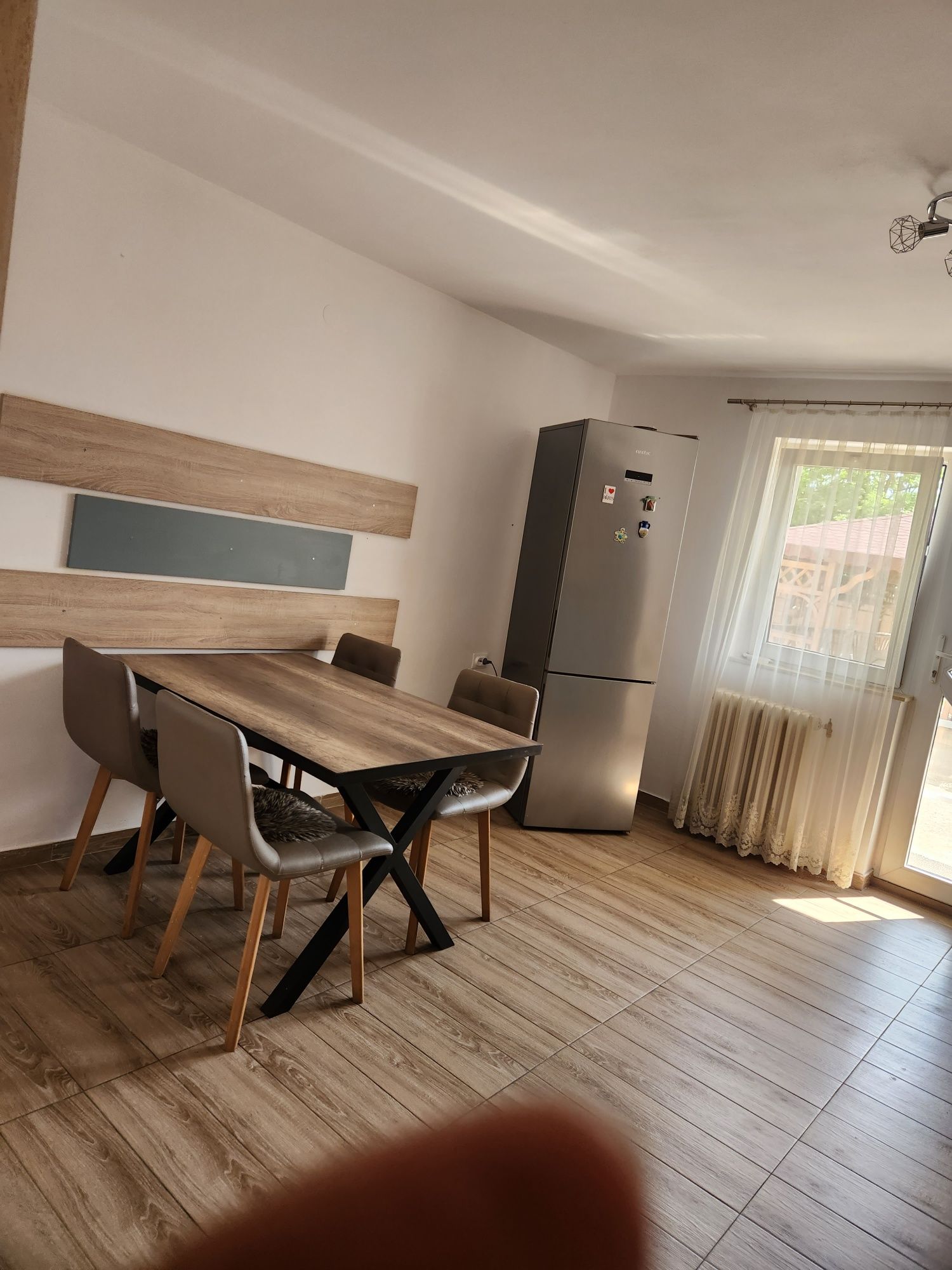 CASA individuala + garsoniera individuala atasata in zona liniștită