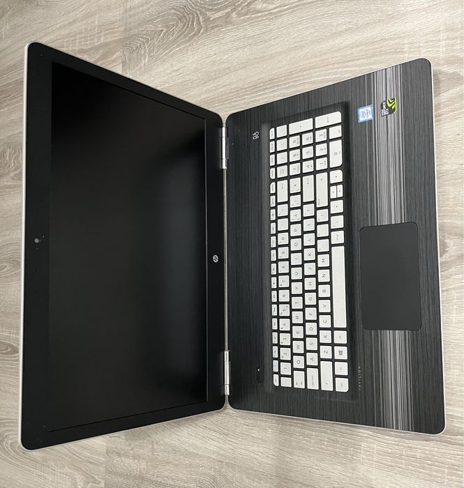 Vand laptop hp pavilion