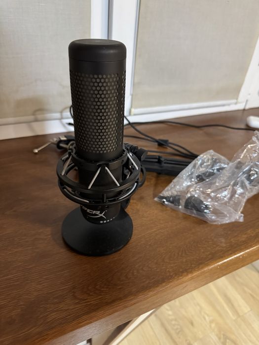 Продаю микрофон Hyper X Cuad Qast Sи наушники Cloud2