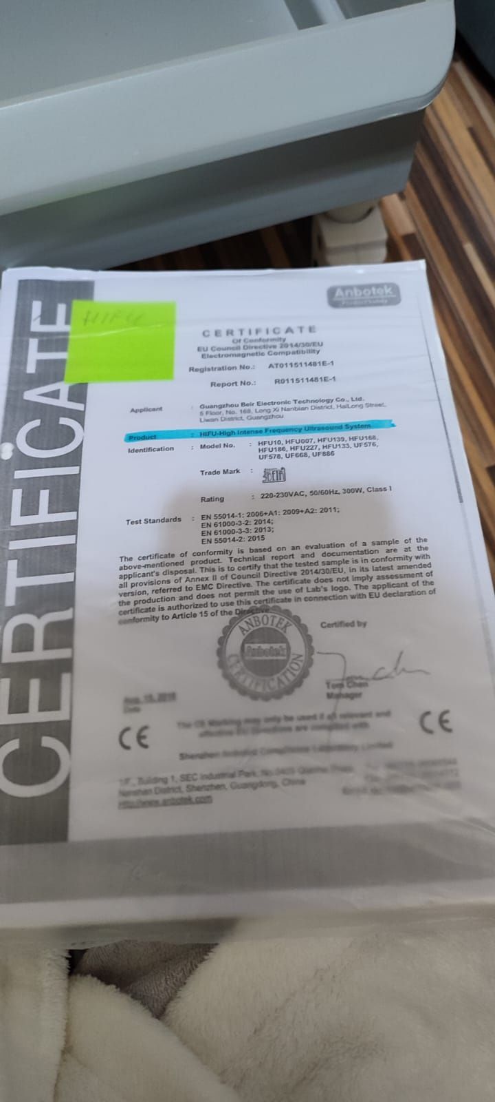 Aparat profesional HIFU pentru tratamente faciale si corporale