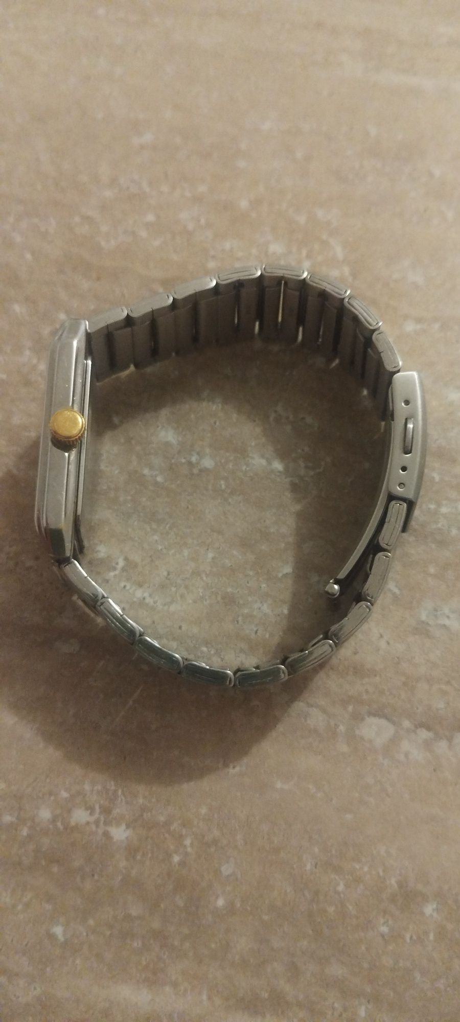 Vând        ceas     Casio