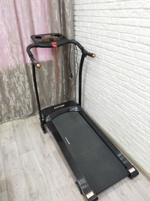 Беговая дорожка фирмы FitTop M2