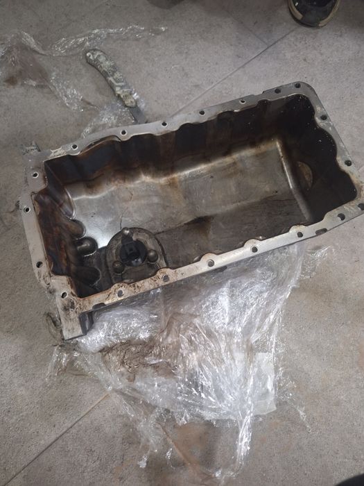 Продавам картер за голф 4 1.6 sr