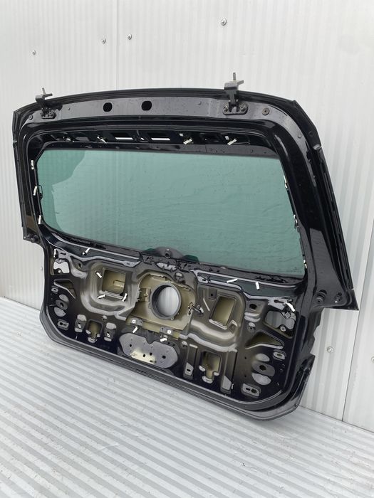 Haion vw Passat B8 • cod de culoare LC9X • 2015-2020