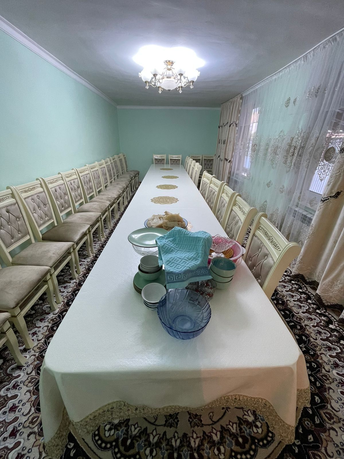 Новый стол стуля