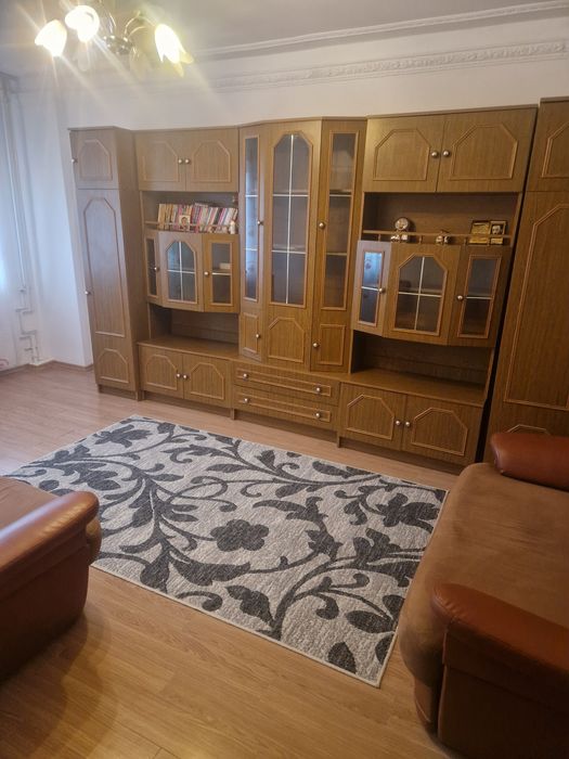 Inchiriez apartament