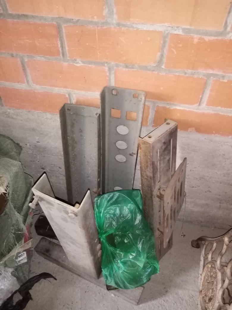 Продаётся Швейные  машины разные 3 штук