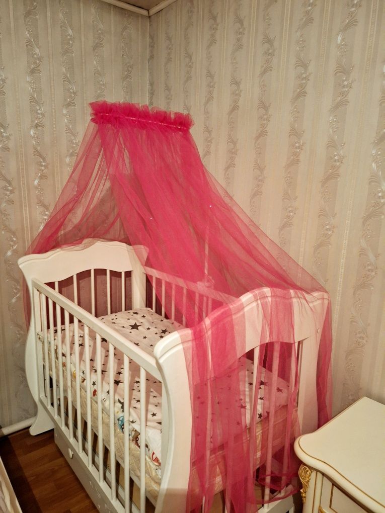 Продам   манежку