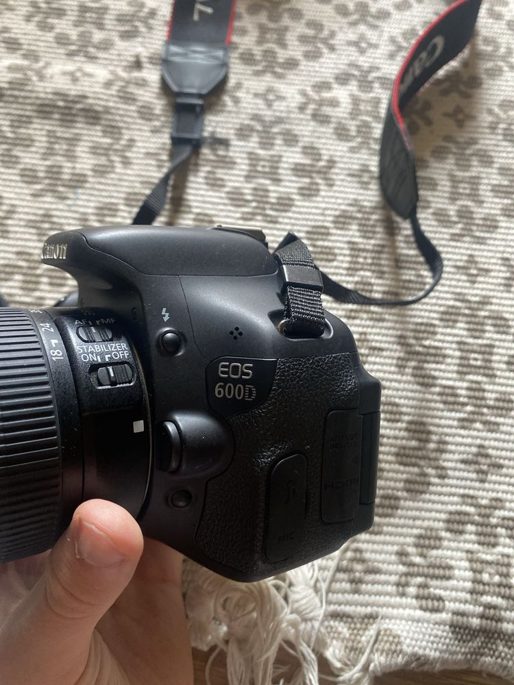 Camera video Canon 600 cu obiectiv stare foarte buna