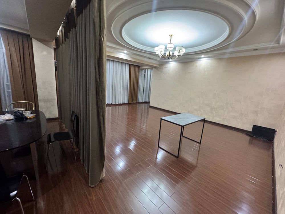Аренда под Офис Ориентир Метро Ойбек  130м2 3000$ торг