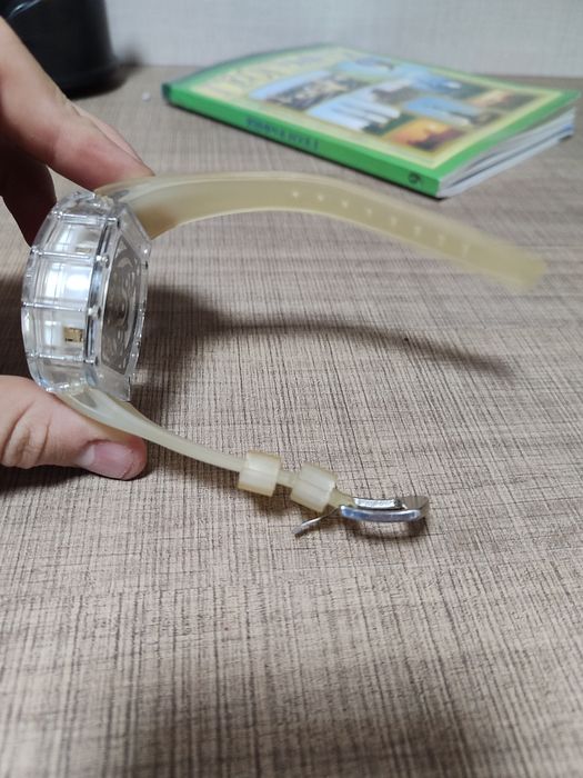 Часы новые , коробка есть