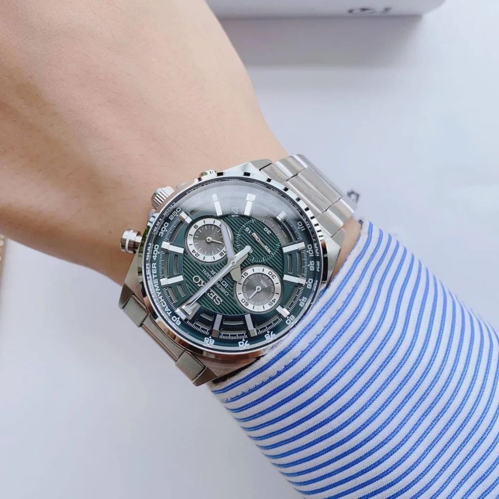 Seiko Essentials Chronograph Green