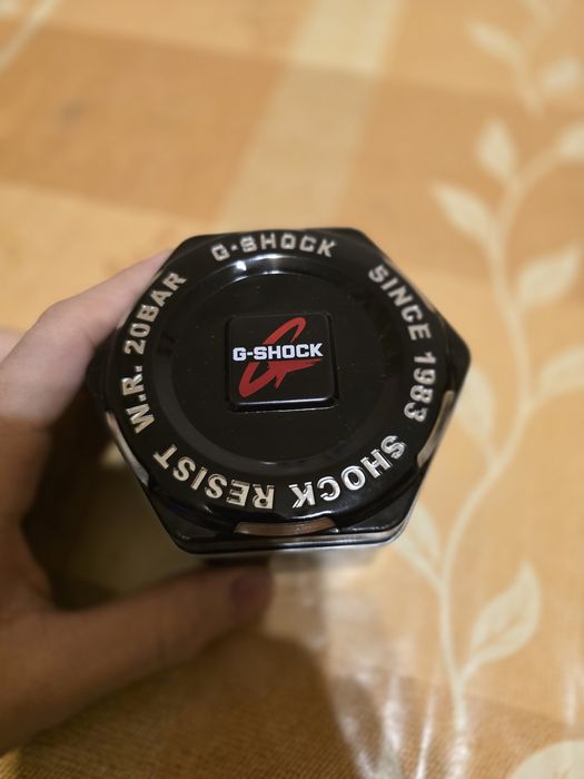 Часовник g-shock GM-B2100 W