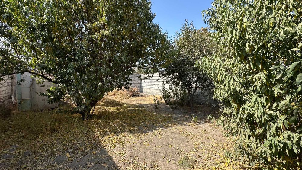 Продается 2-этажный, 6-комнатный кирпичный дом