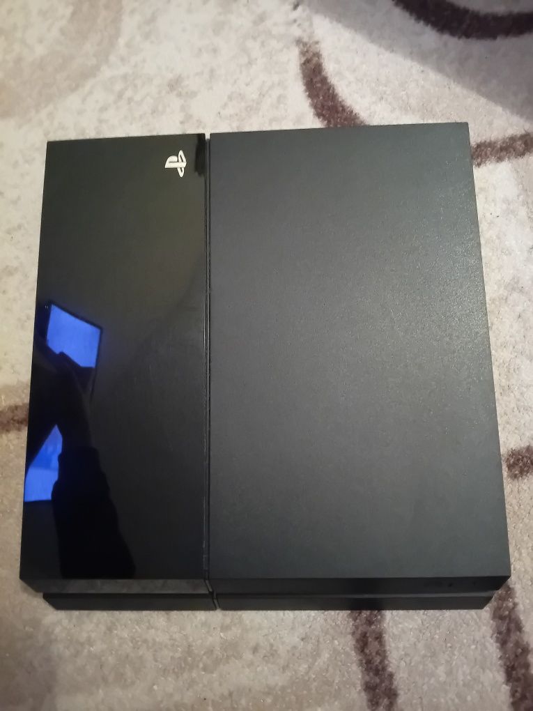 PS 4 1TB в отлично състояние+Fifa 23
