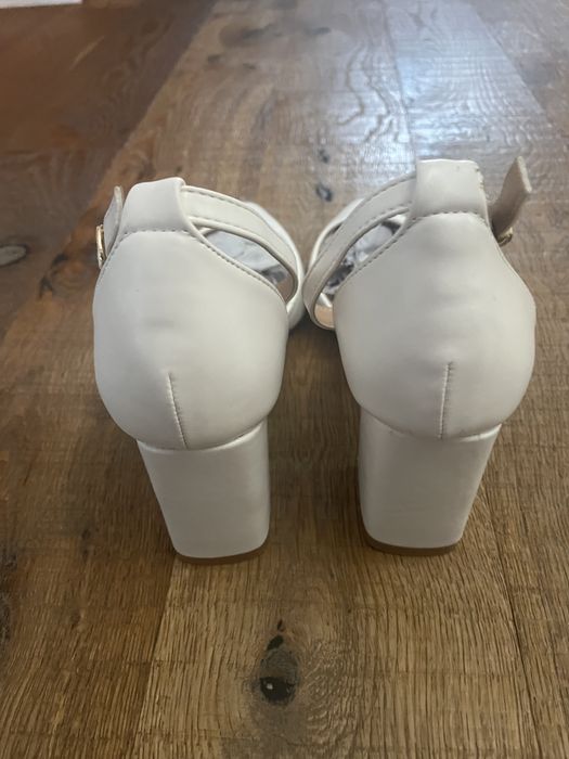 Pantofi albi Zapatos