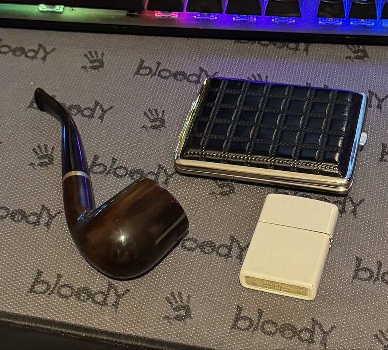 Продаю трубку + портсигар для толстых , и зажигалка