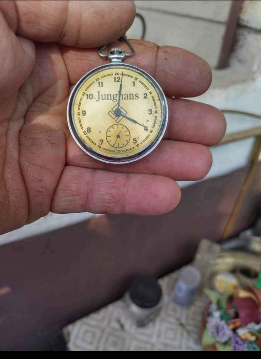 Антики компас и часовник