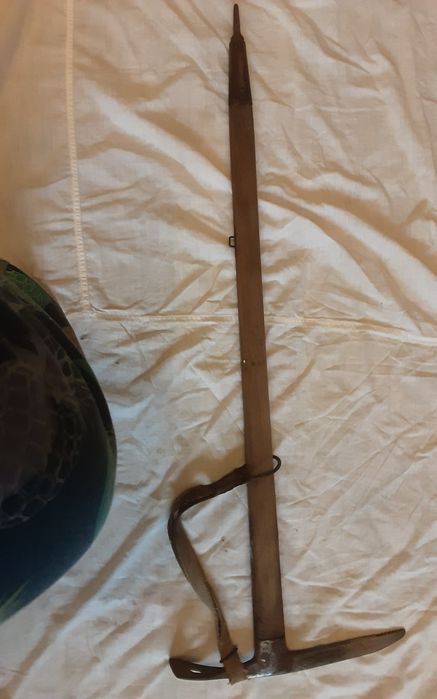 Ледоруб для альпиниста