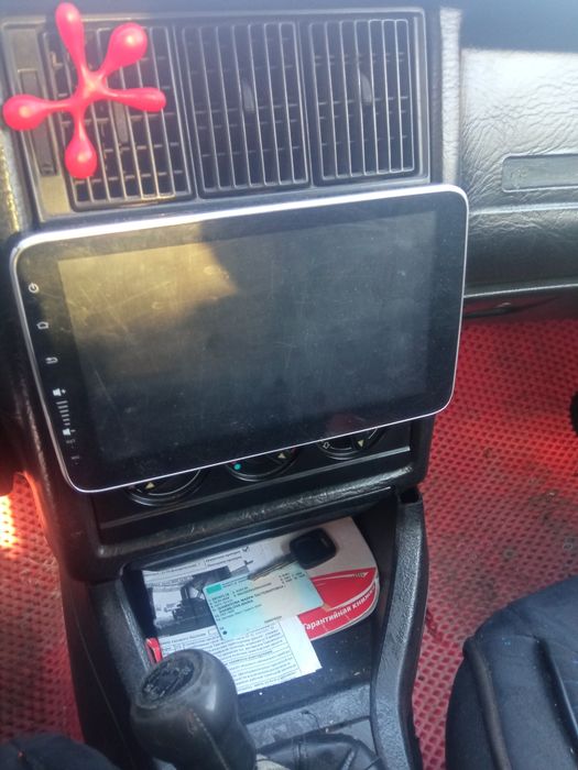 Продам авто магнитолу андройд