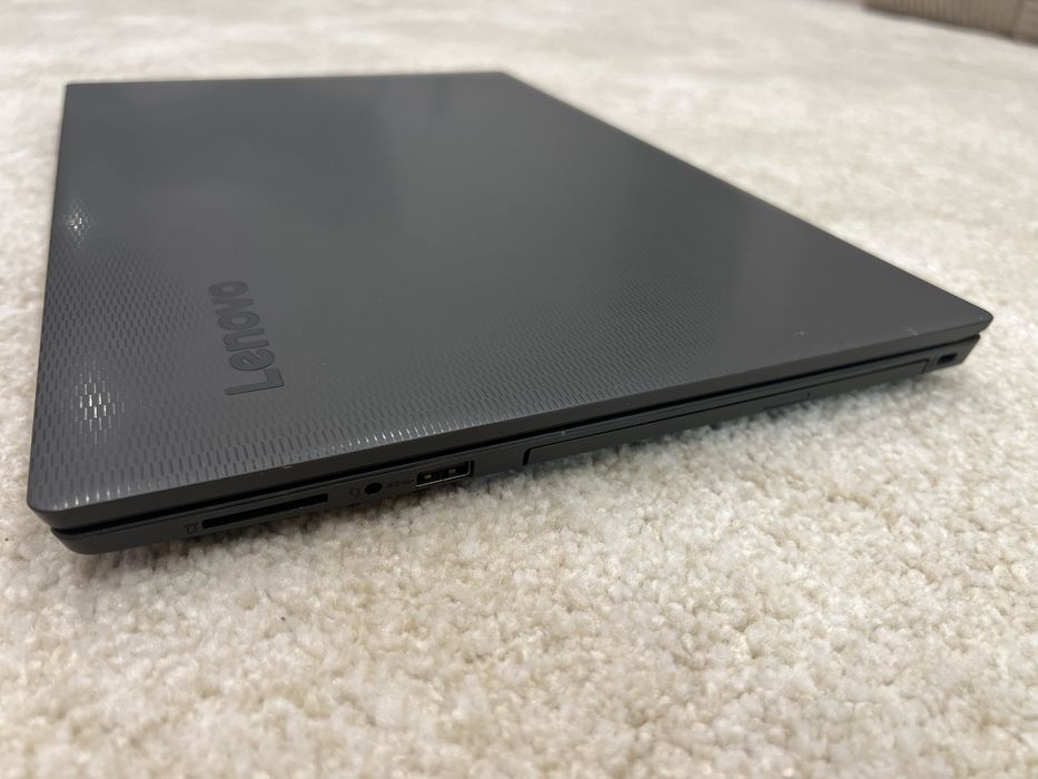 Laptop Lenovo V130