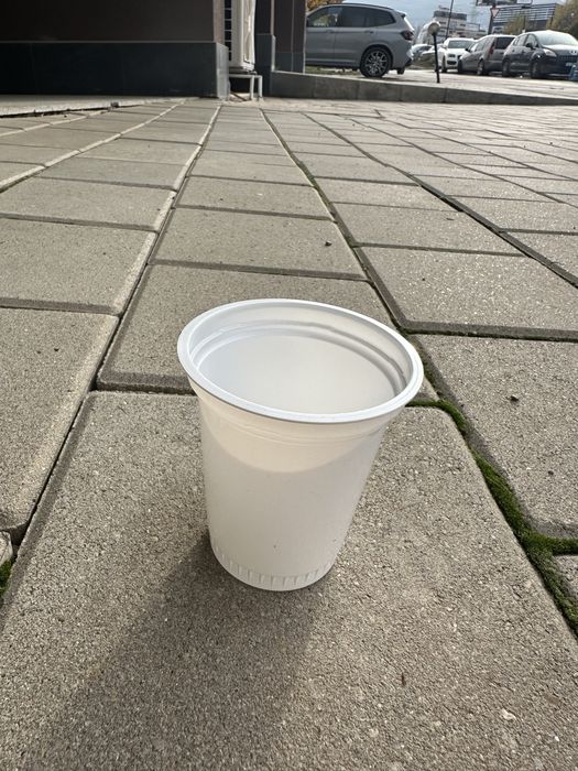 Еднократни пластмасови чаши