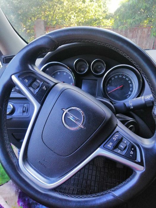 Vand Opel insignia  2012 .Motorizare 1,9  Diesel Euro 5