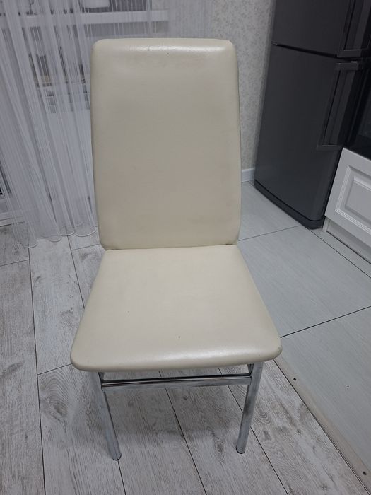 Продам стулья железные