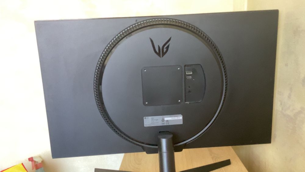 Гейминг монитор 32" LG UltraGear - 32GN50R-B