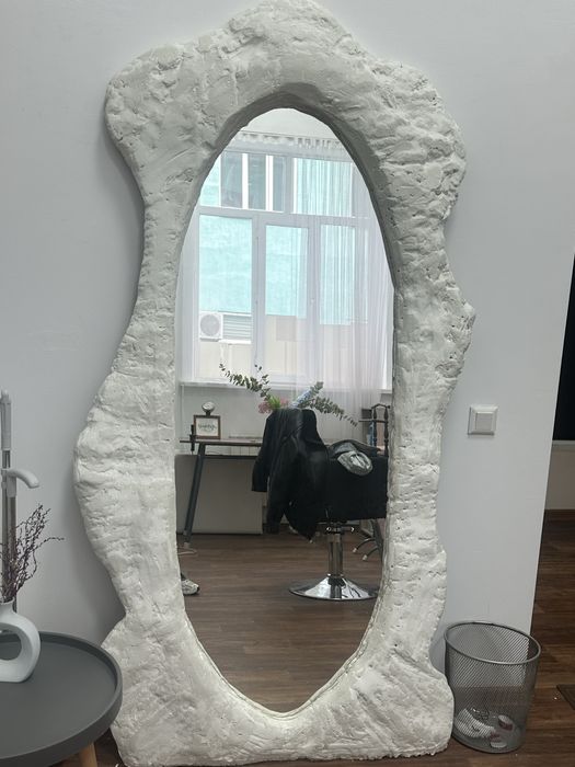 Напольное зеркало